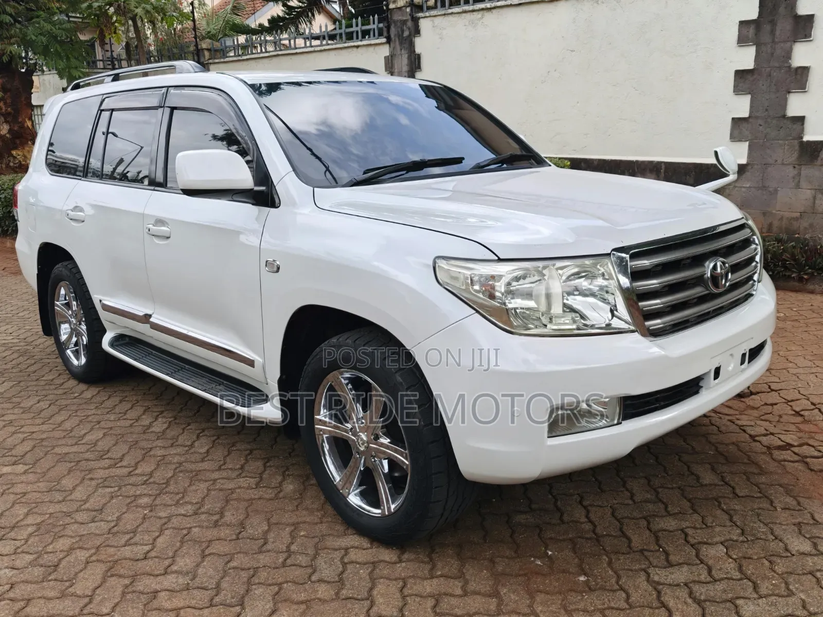 Toyota Land Cruiser 2009 White