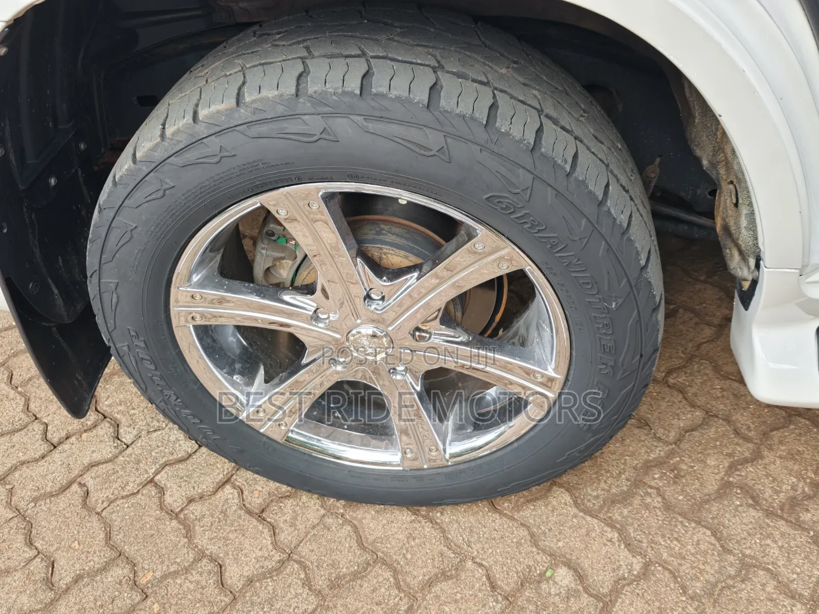 Toyota Land Cruiser 2009 White