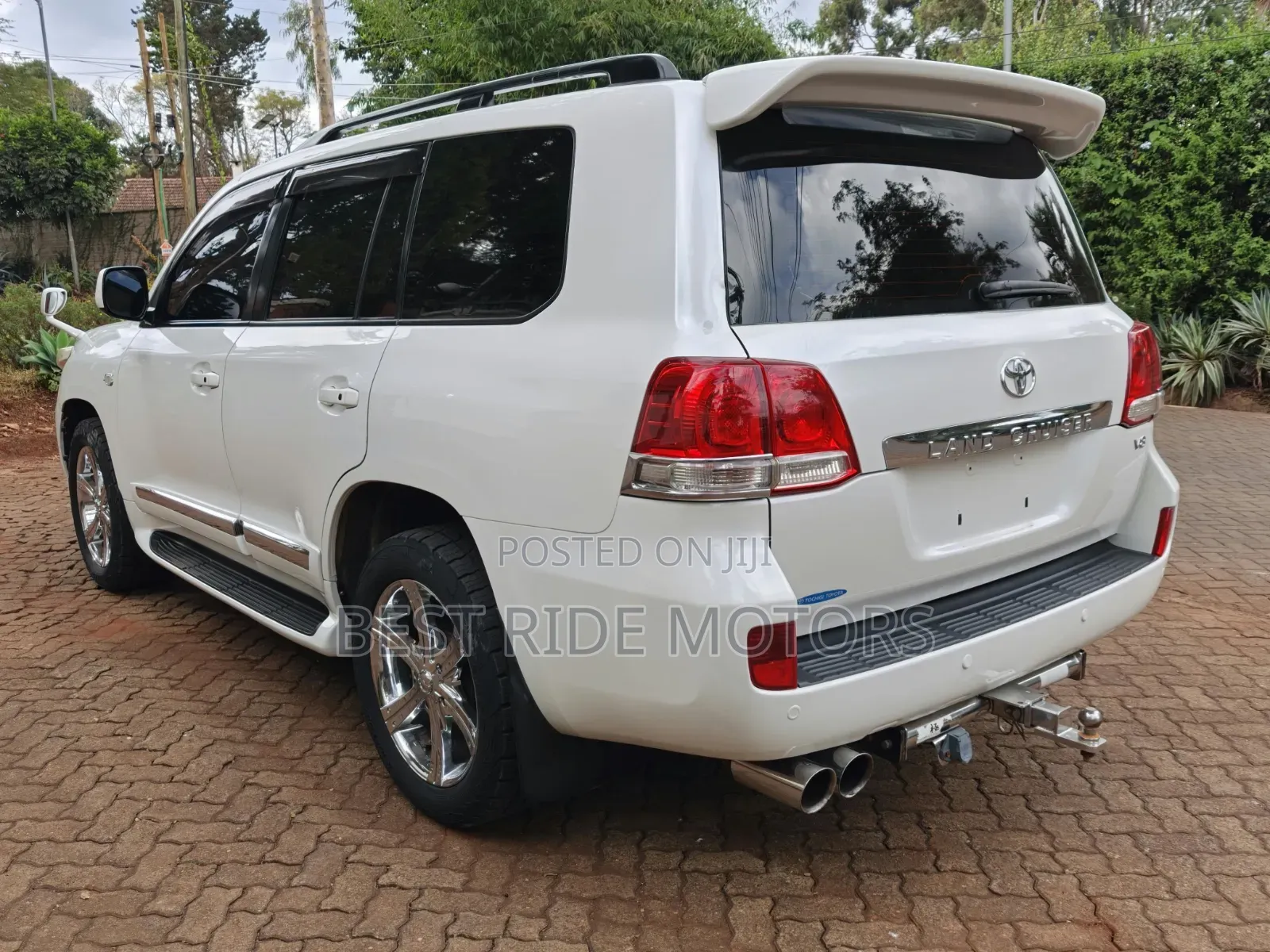 Toyota Land Cruiser 2009 White