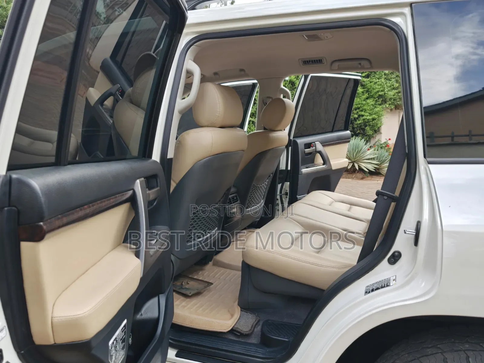 Toyota Land Cruiser 2009 White