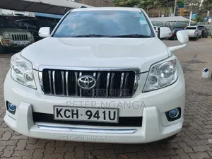 Toyota Land Cruiser Prado 2013 Off white