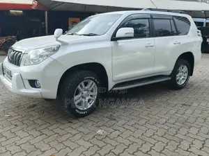 Toyota Land Cruiser Prado 2013 Off white