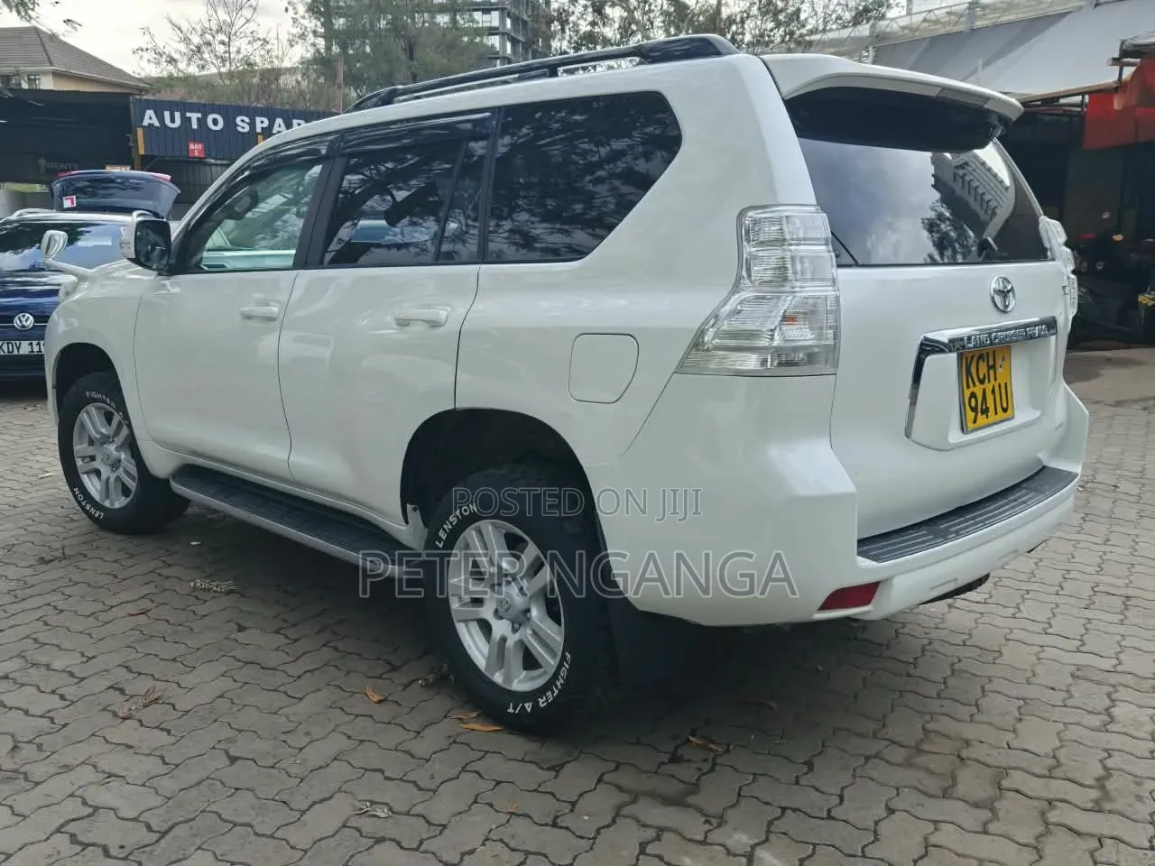 Toyota Land Cruiser Prado 2013 Off white