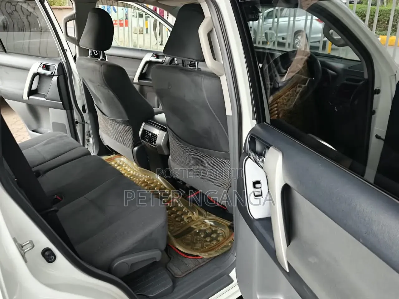Toyota Land Cruiser Prado 2013 Off white