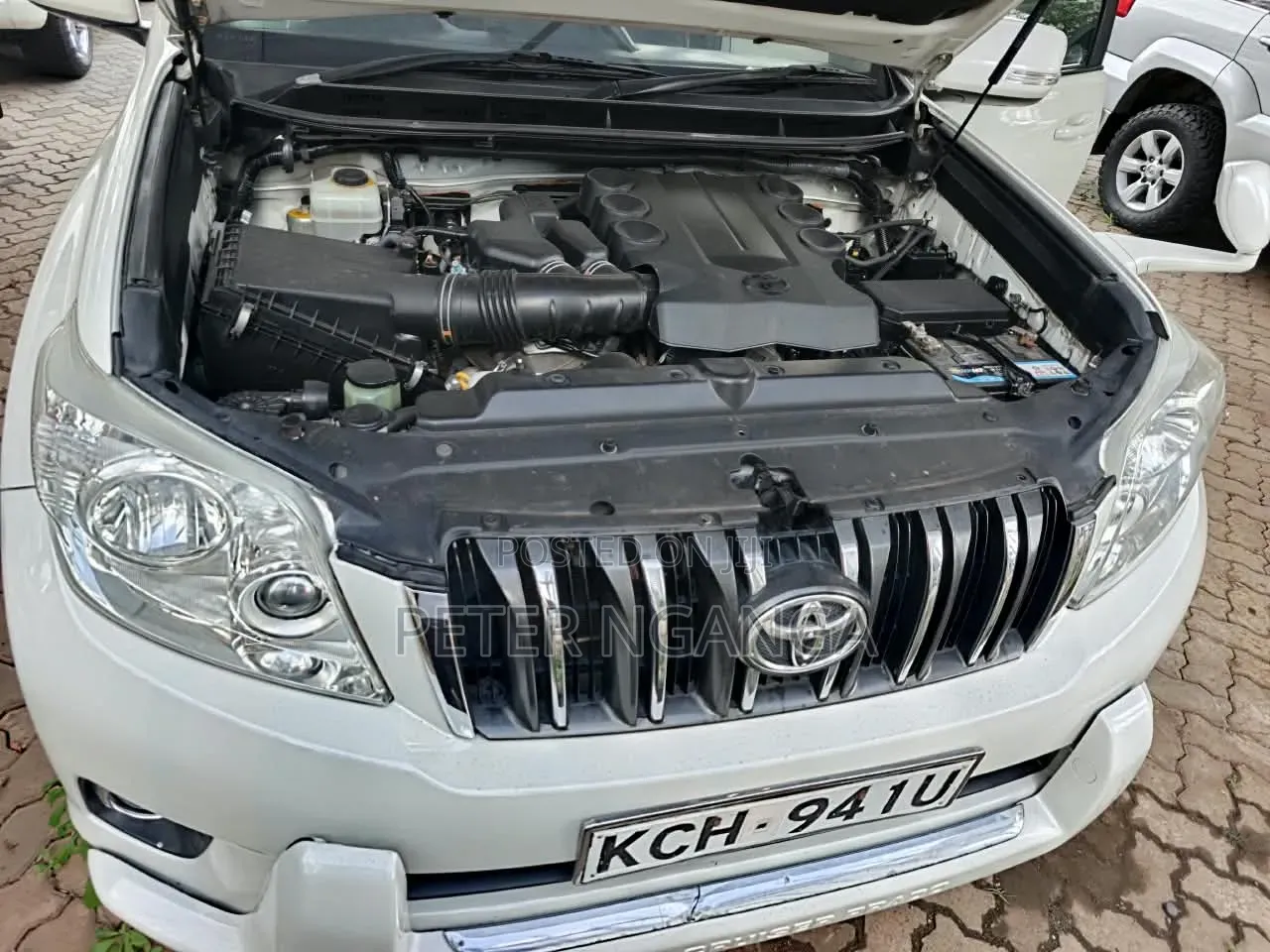 Toyota Land Cruiser Prado 2013 Off white