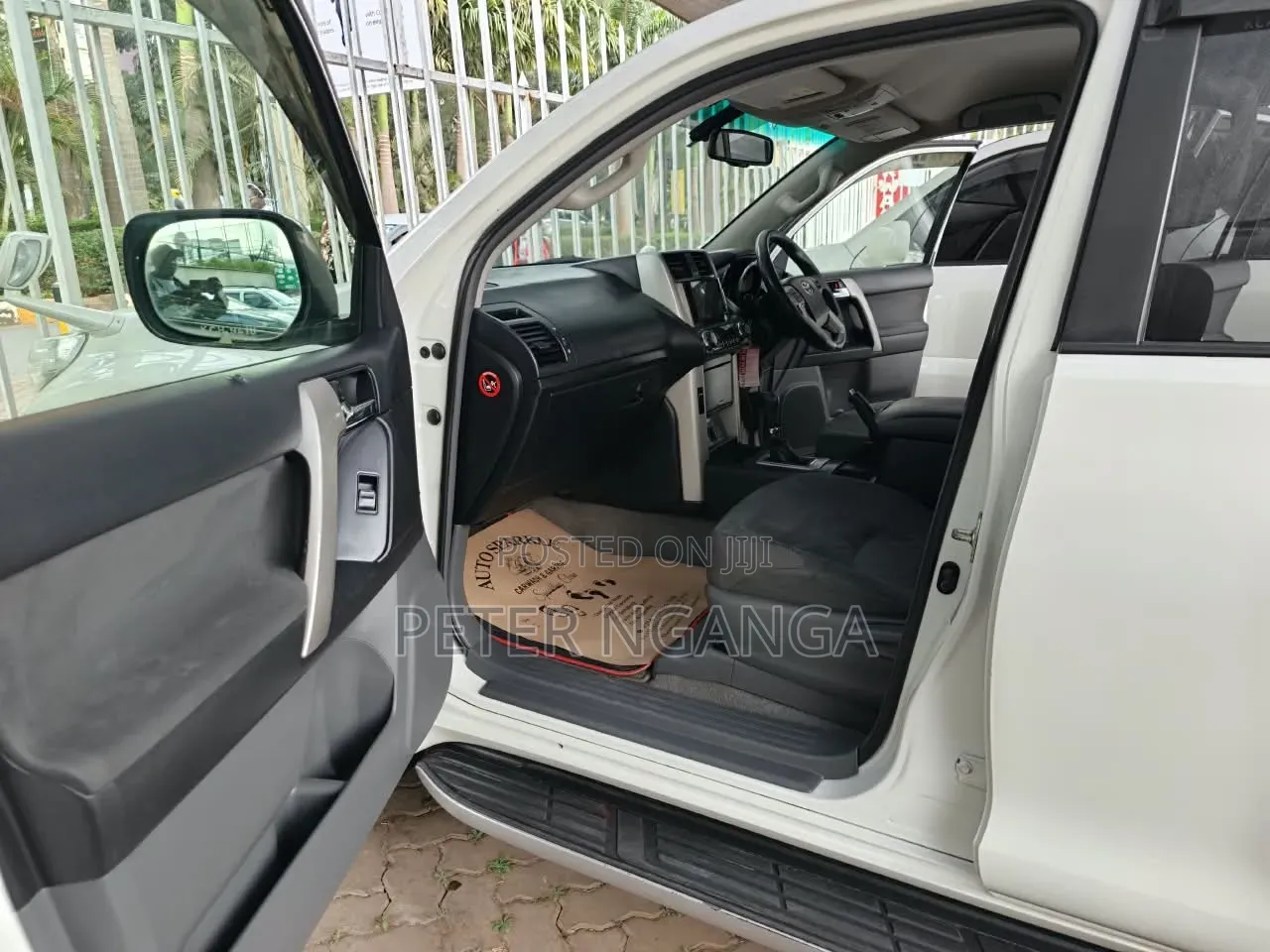 Toyota Land Cruiser Prado 2013 Off white