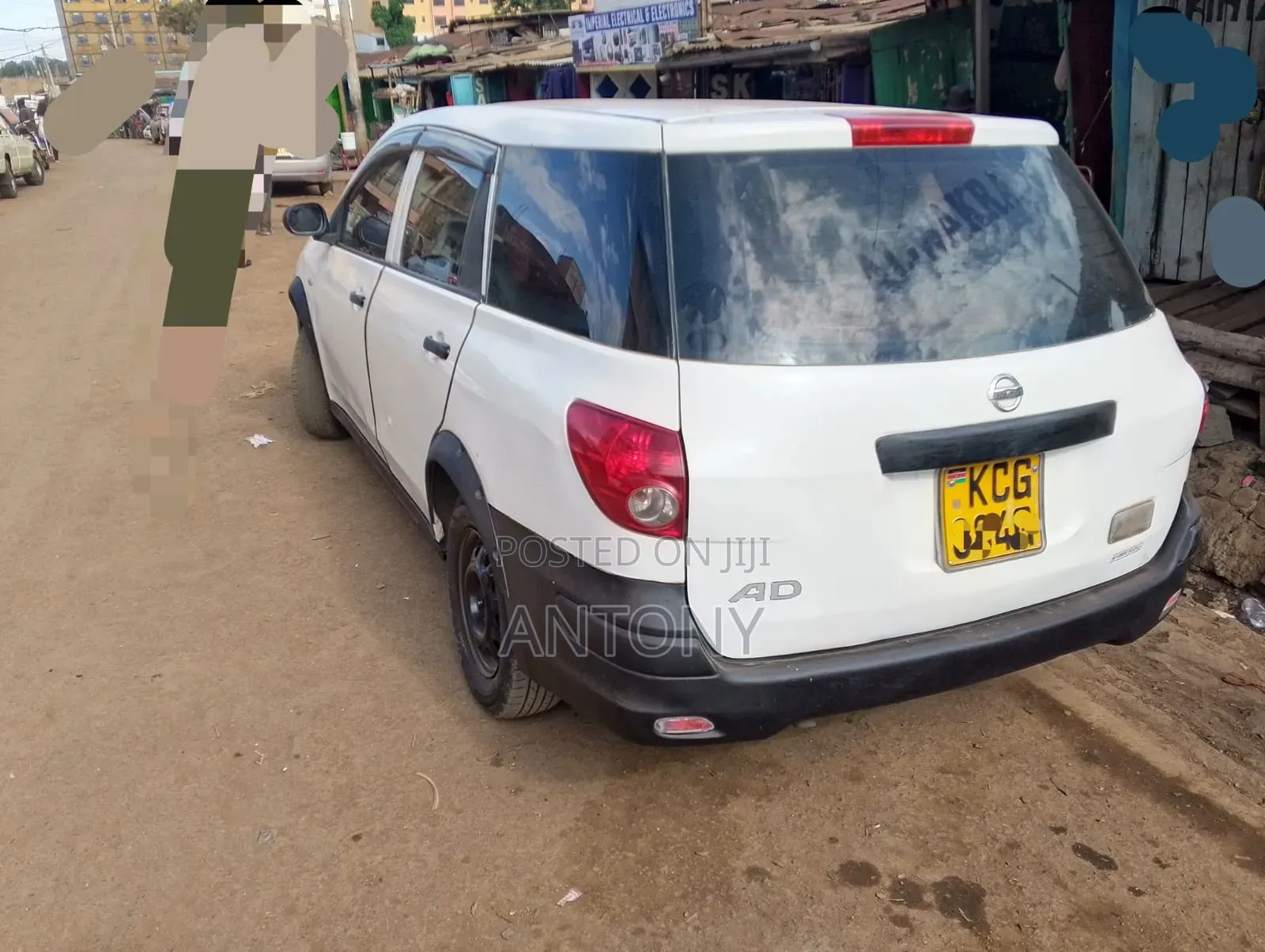 Nissan Advan 2004 White
