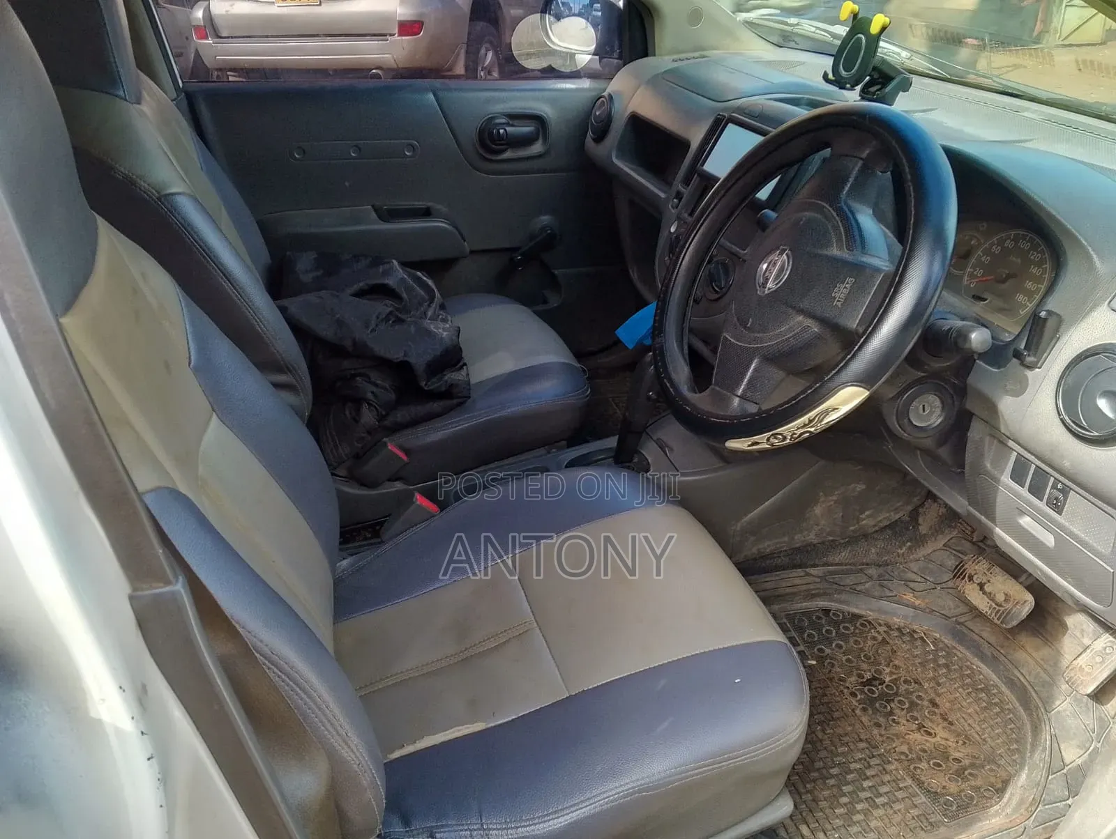 Nissan Advan 2004 White
