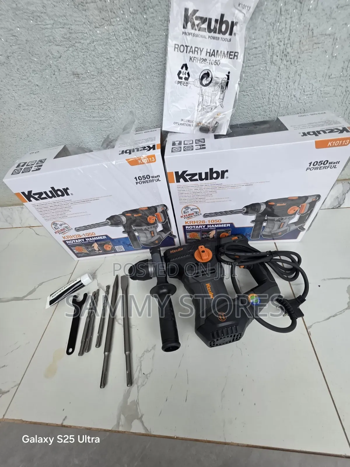 KZUBR KRH28-1050 1050W Rotary Hammer Drill