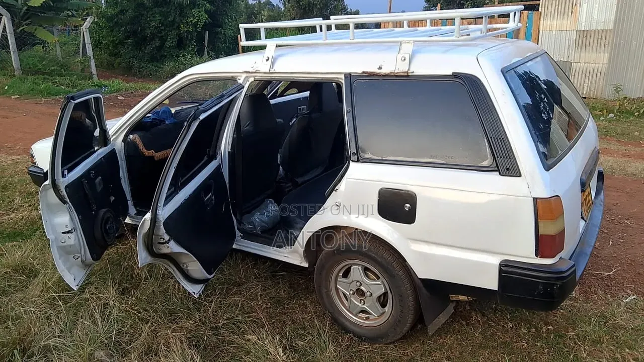 Toyota Corolla Hatchback 1995 White