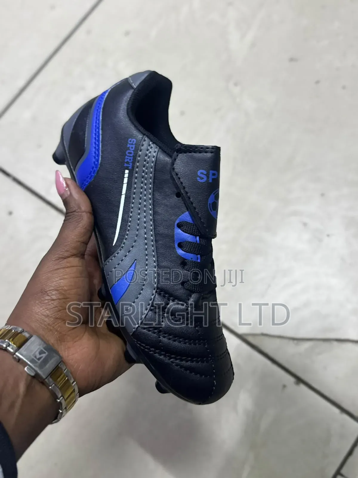Kids Black Blue Football Boots 31-37