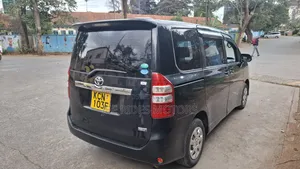 Toyota Noah 2.0 158hp FWD (8 Seater) 2010 Black