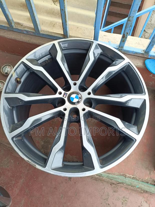 BMW X3 2019 Rims Size 20 - thumbnail 4