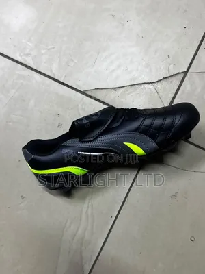 Sports Black Green Football Boots/Cleats, Lightweight 37-45