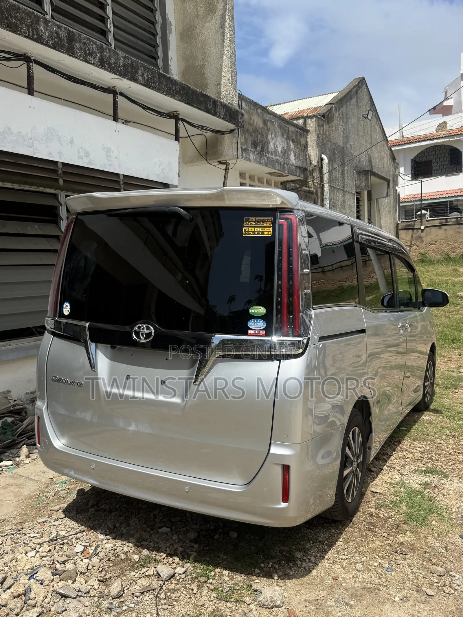 Toyota Esquire 2.0 FWD (7 seater) 2019 Silver