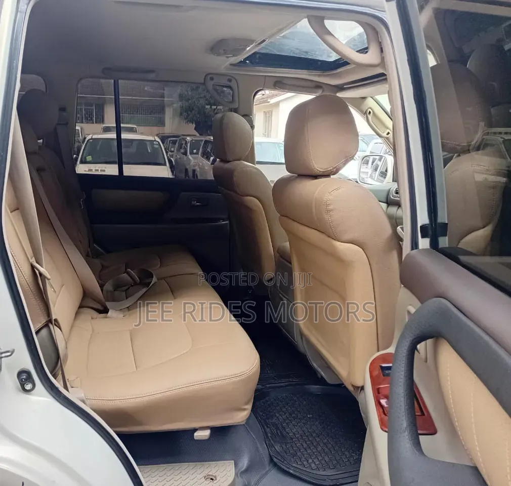 Toyota Land Cruiser HDJ 100 2003 White