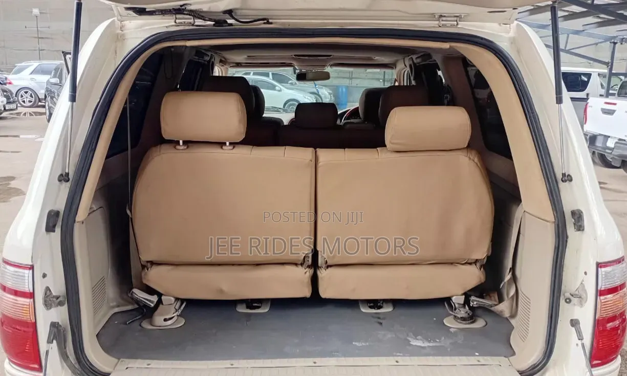 Toyota Land Cruiser HDJ 100 2003 White