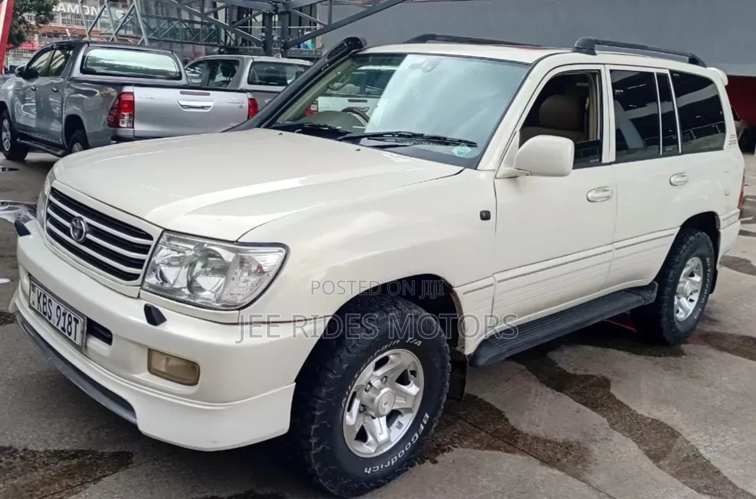 Toyota Land Cruiser HDJ 100 2003 White