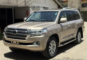 Toyota Land Cruiser 2017 Gold