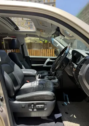 Toyota Land Cruiser 2017 Gold
