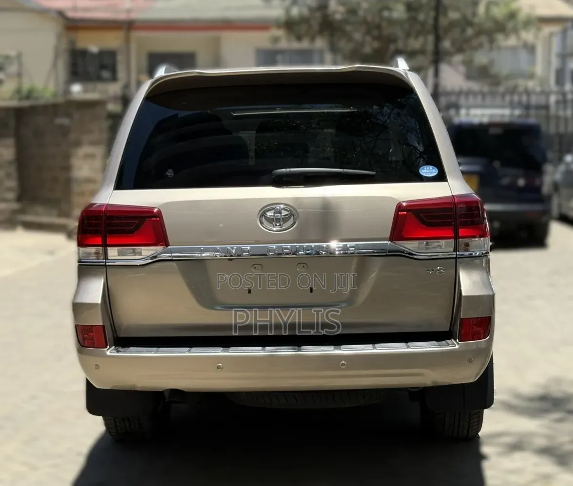 Toyota Land Cruiser 2017 Gold