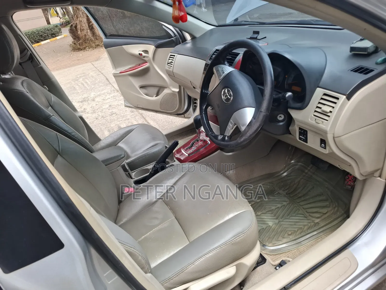 Toyota Corolla Altis 2012 Silver