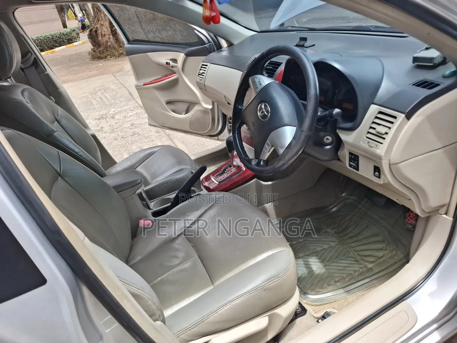 Toyota Corolla Altis 2012 Silver