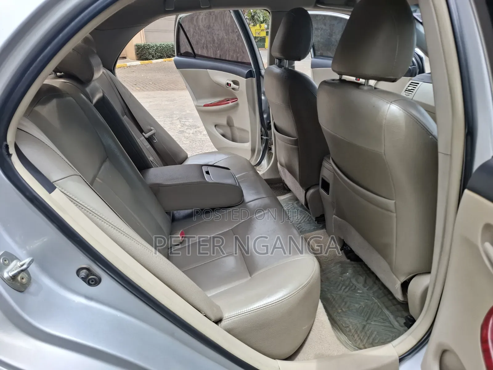 Toyota Corolla Altis 2012 Silver