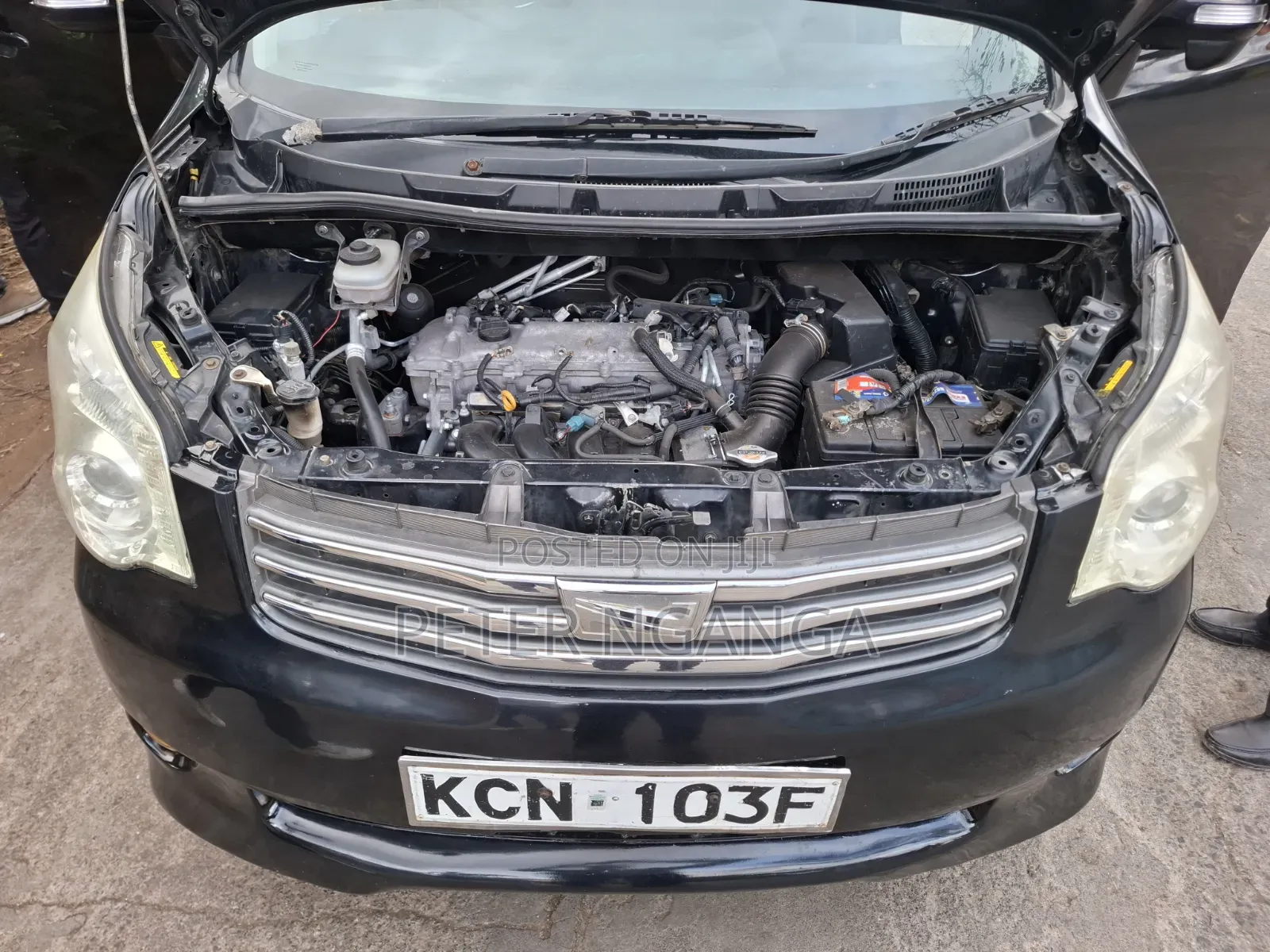 Toyota Noah 2.0 158hp FWD (8 Seater) 2011 Black
