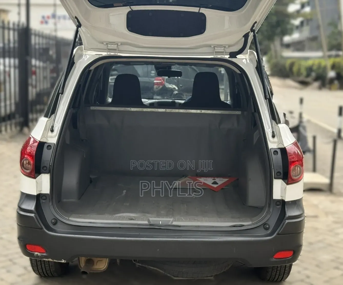 Nissan Advan 2017 White