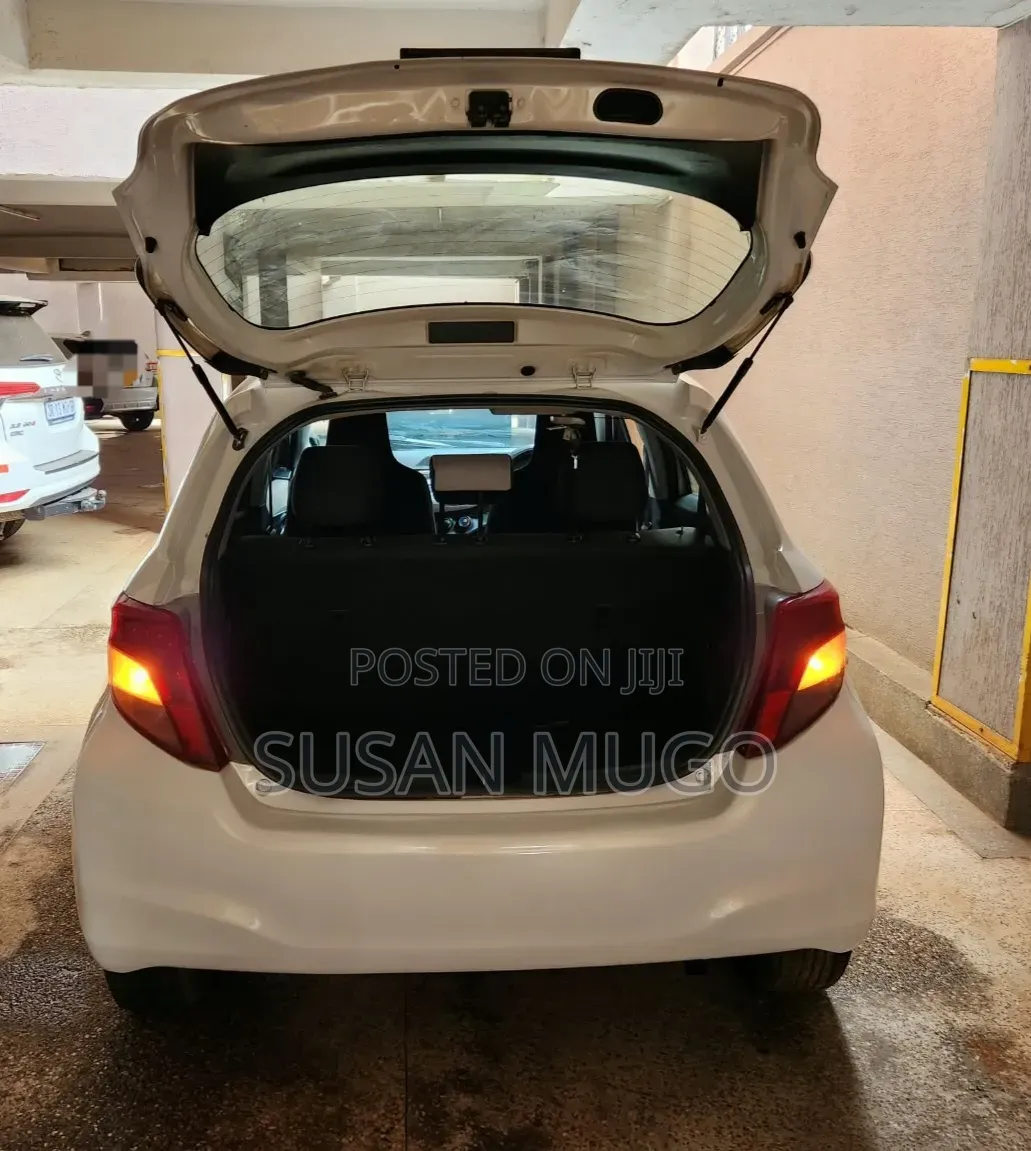 Toyota Vitz 2012 White