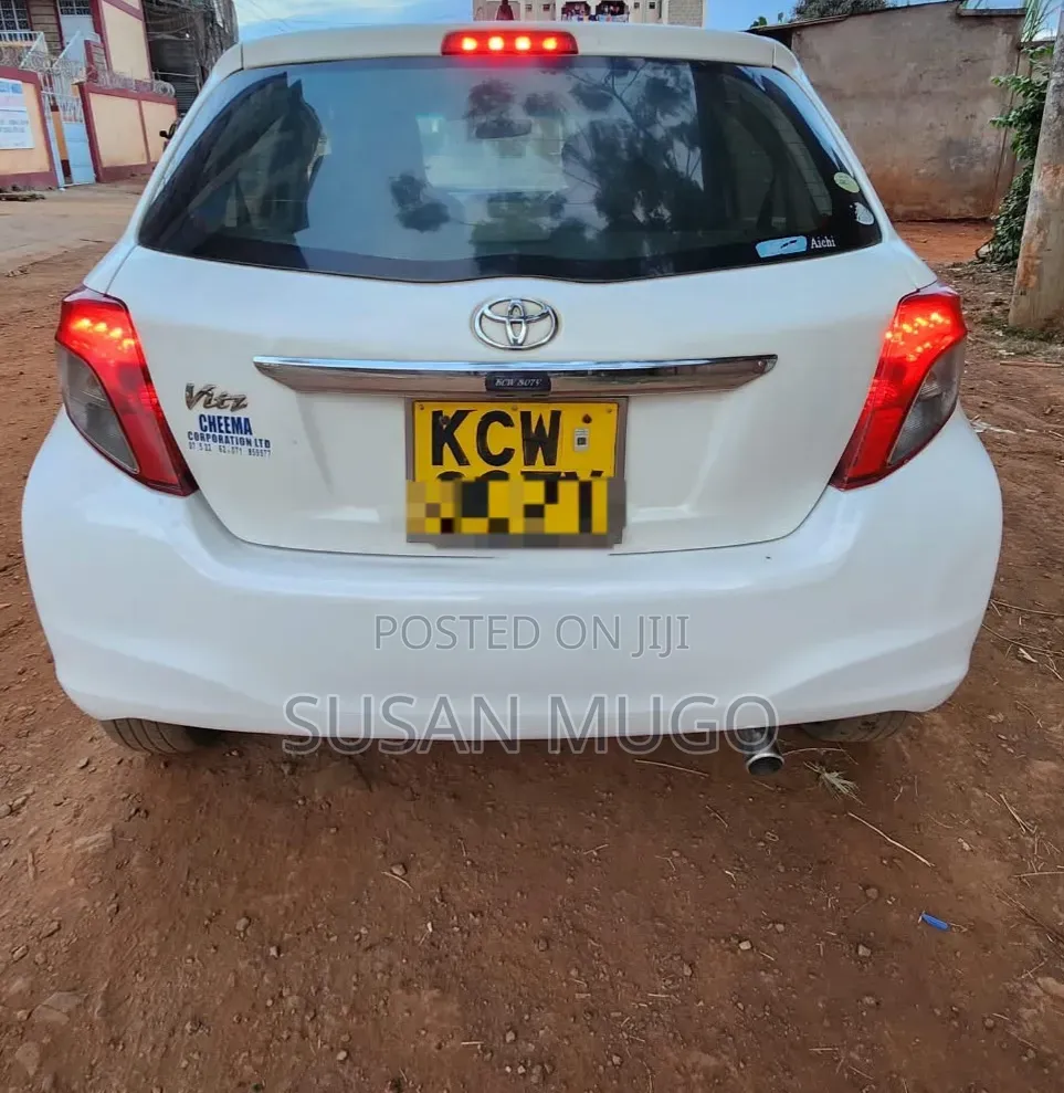 Toyota Vitz 2012 White