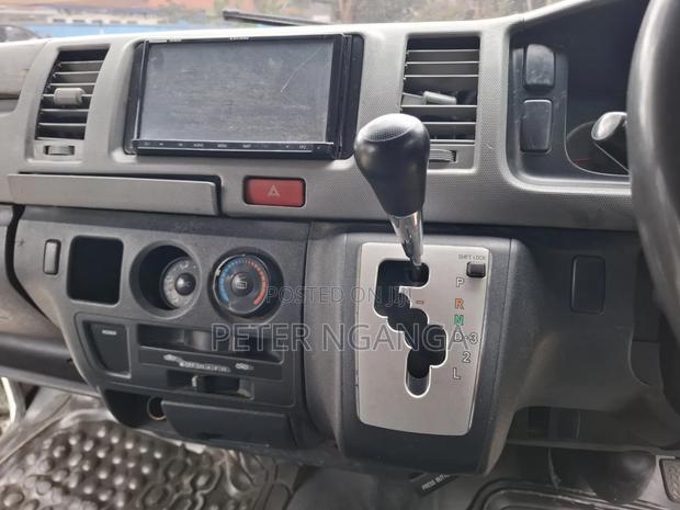 Toyota HiAce 2012 White - thumbnail 7