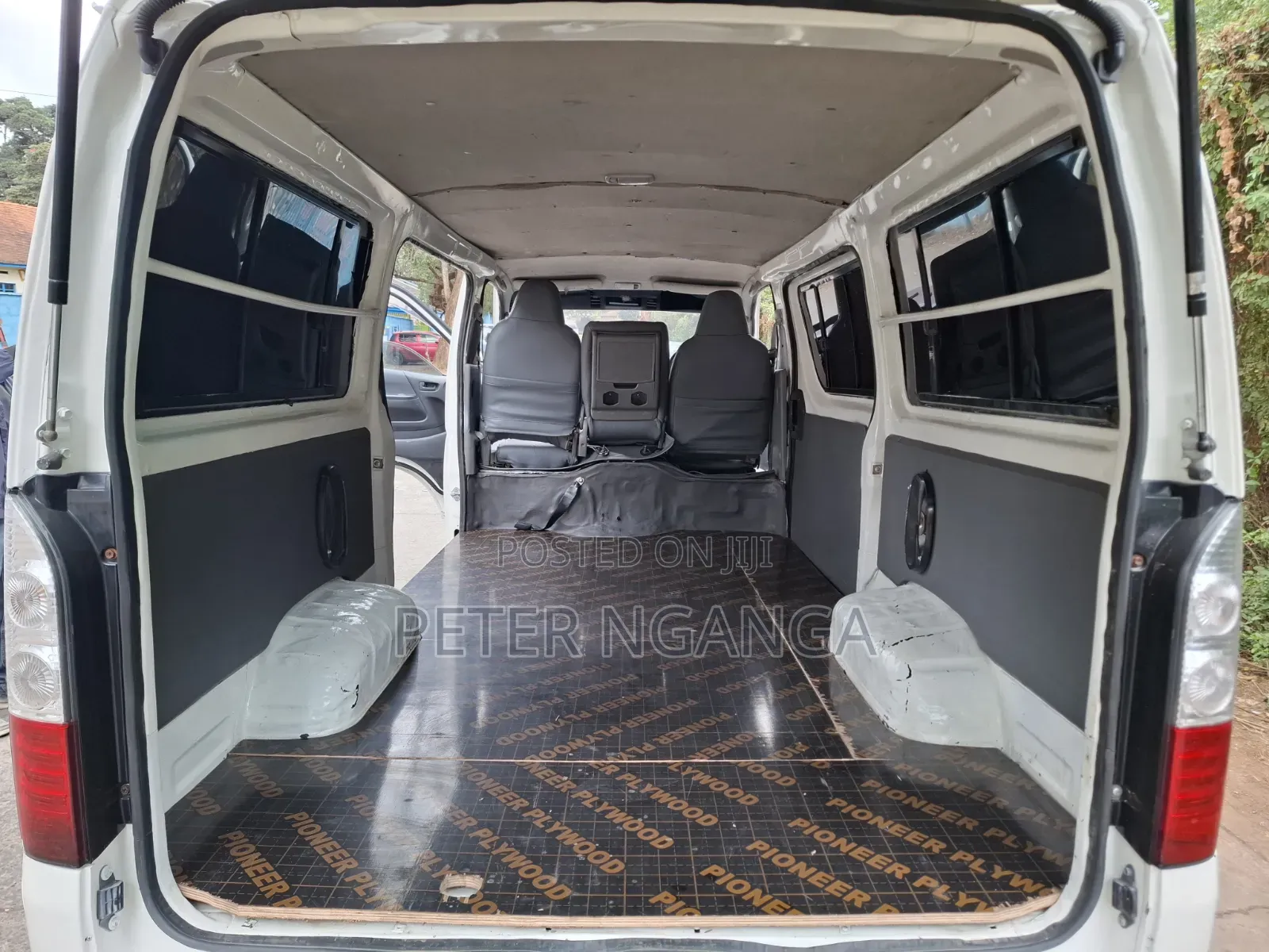 Toyota HiAce 2012 White