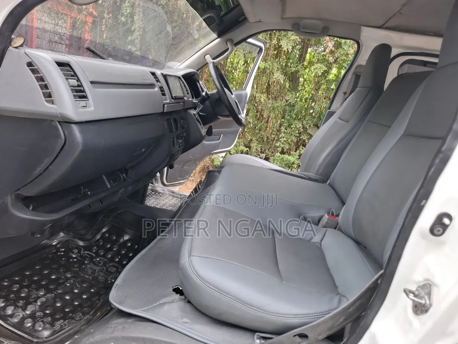 Toyota HiAce 2012 White