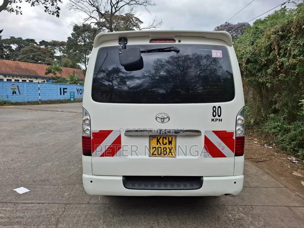 Toyota HiAce 2012 White - thumbnail 2