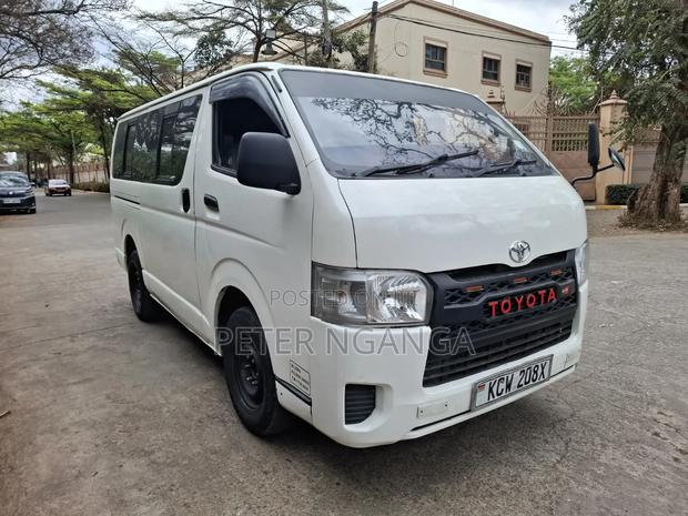 Toyota HiAce 2012 White - thumbnail 5