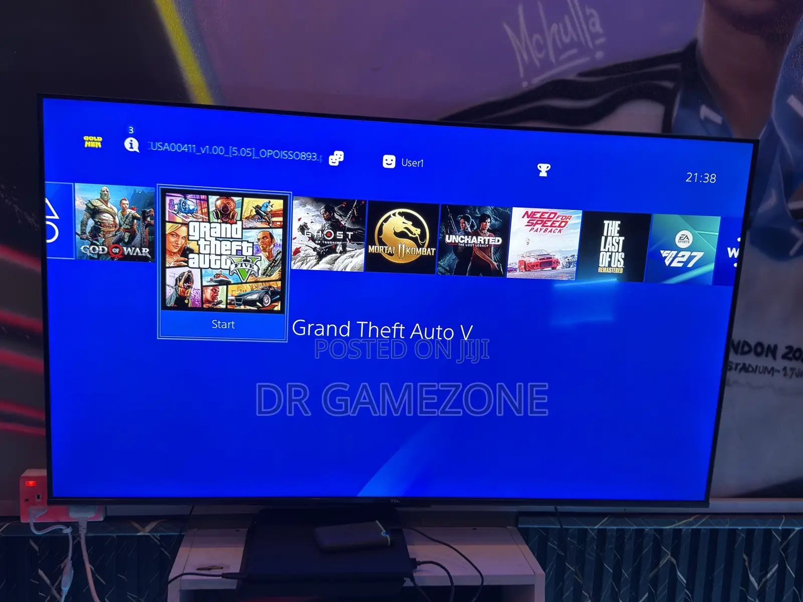 PlayStation 4 Slim 500gb CHIPPED 8 Games Fc27