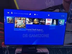 PlayStation 4 Slim 500gb CHIPPED 8 Games Fc27