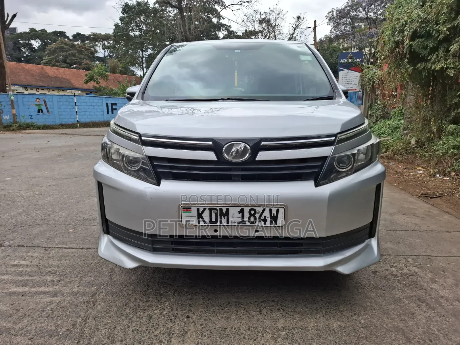 Toyota Voxy X 2WD 8-Seater 2016 Silver