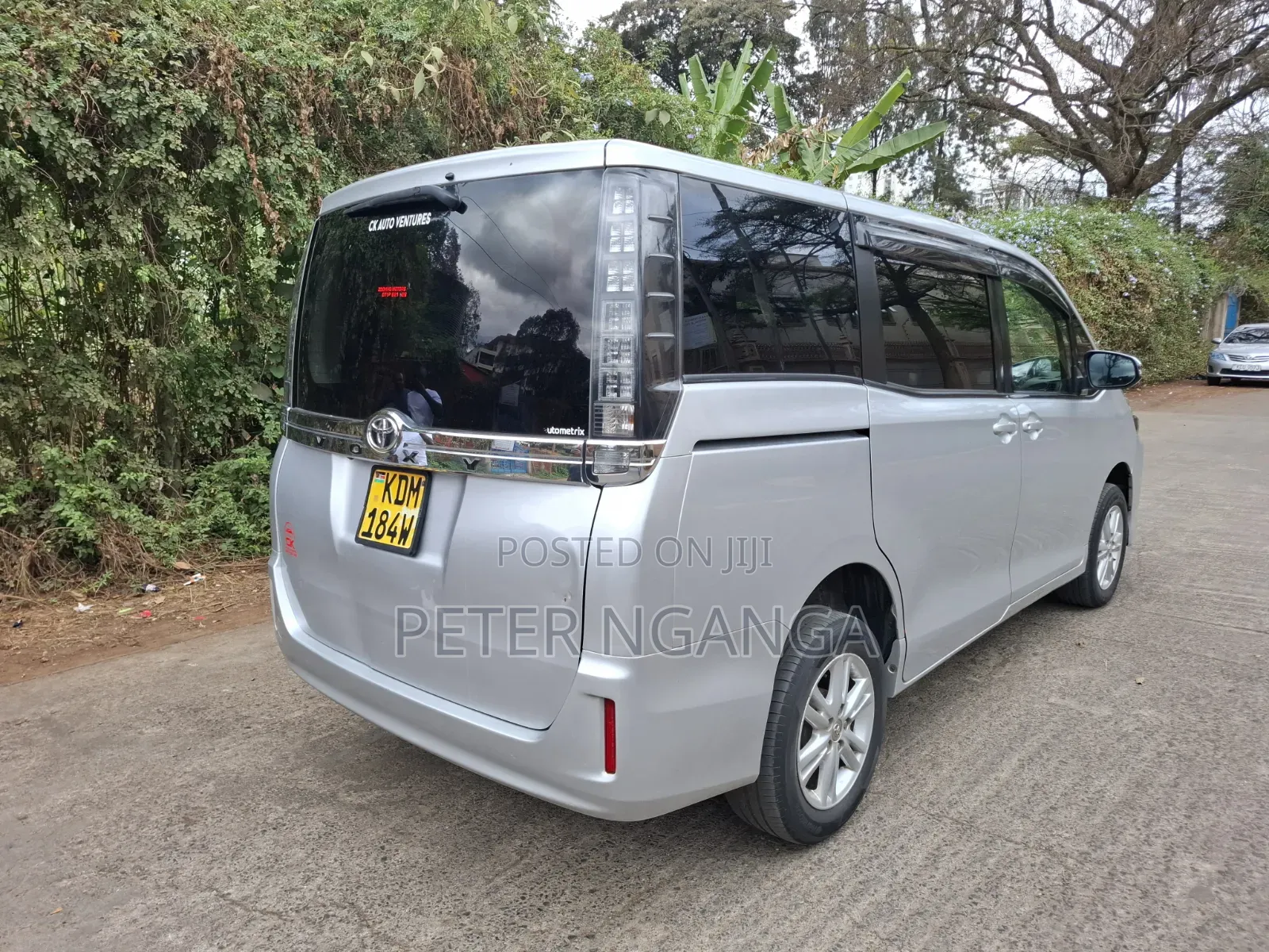 Toyota Voxy X 2WD 8-Seater 2016 Silver