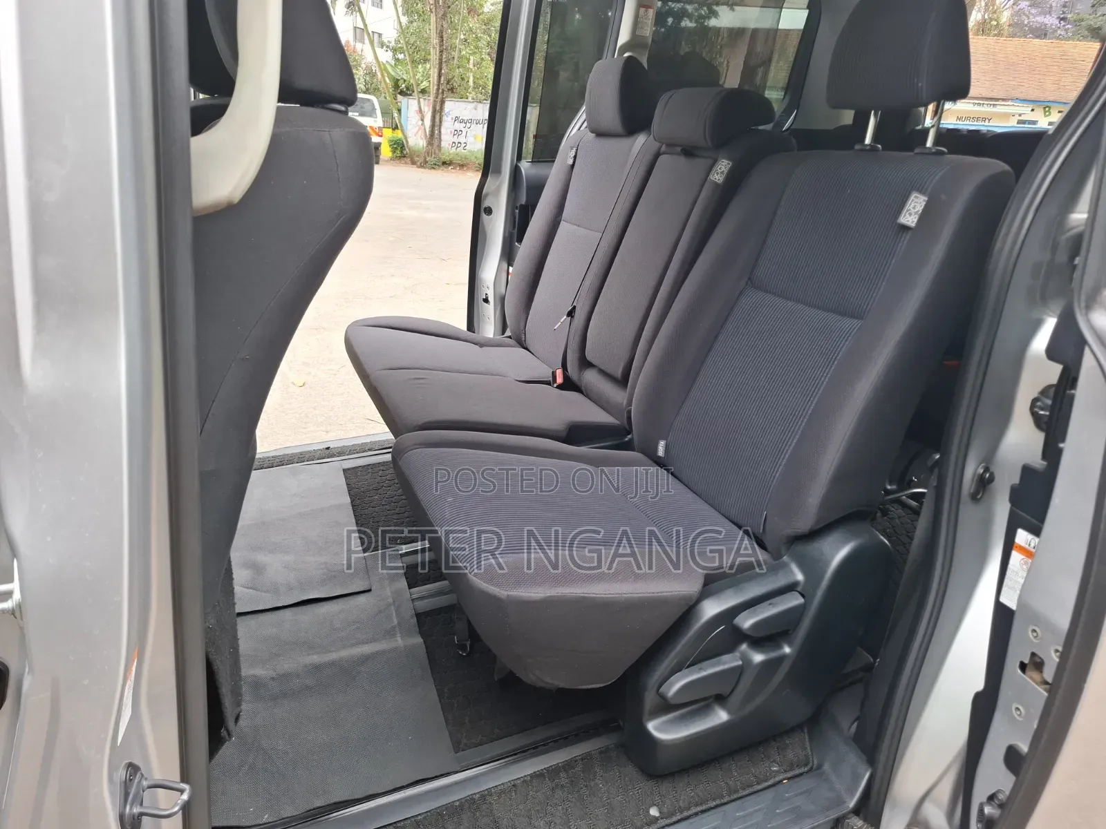 Toyota Voxy X 2WD 8-Seater 2016 Silver