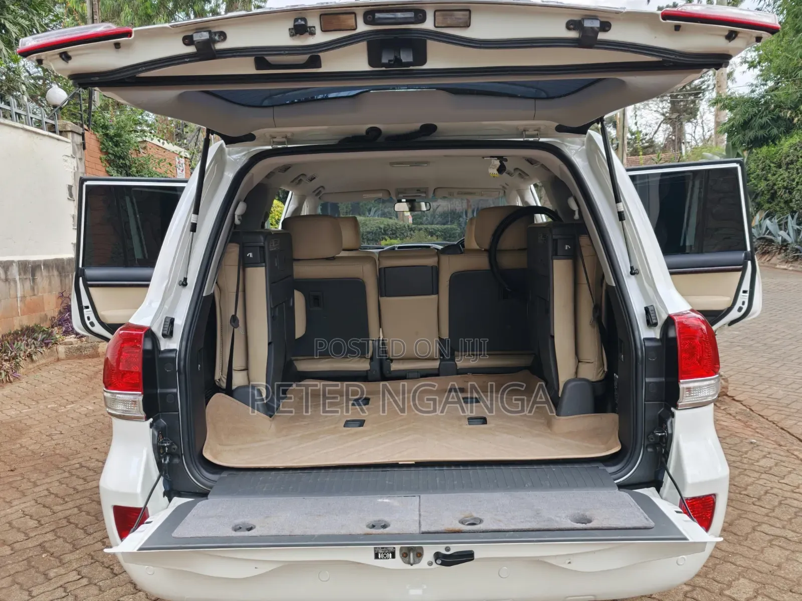 Toyota Land Cruiser 2009 Off white