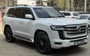 Toyota Land Cruiser 2015 White