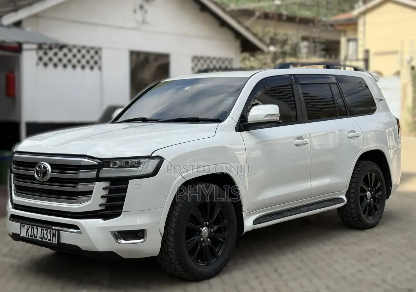 Toyota Land Cruiser 2015 White