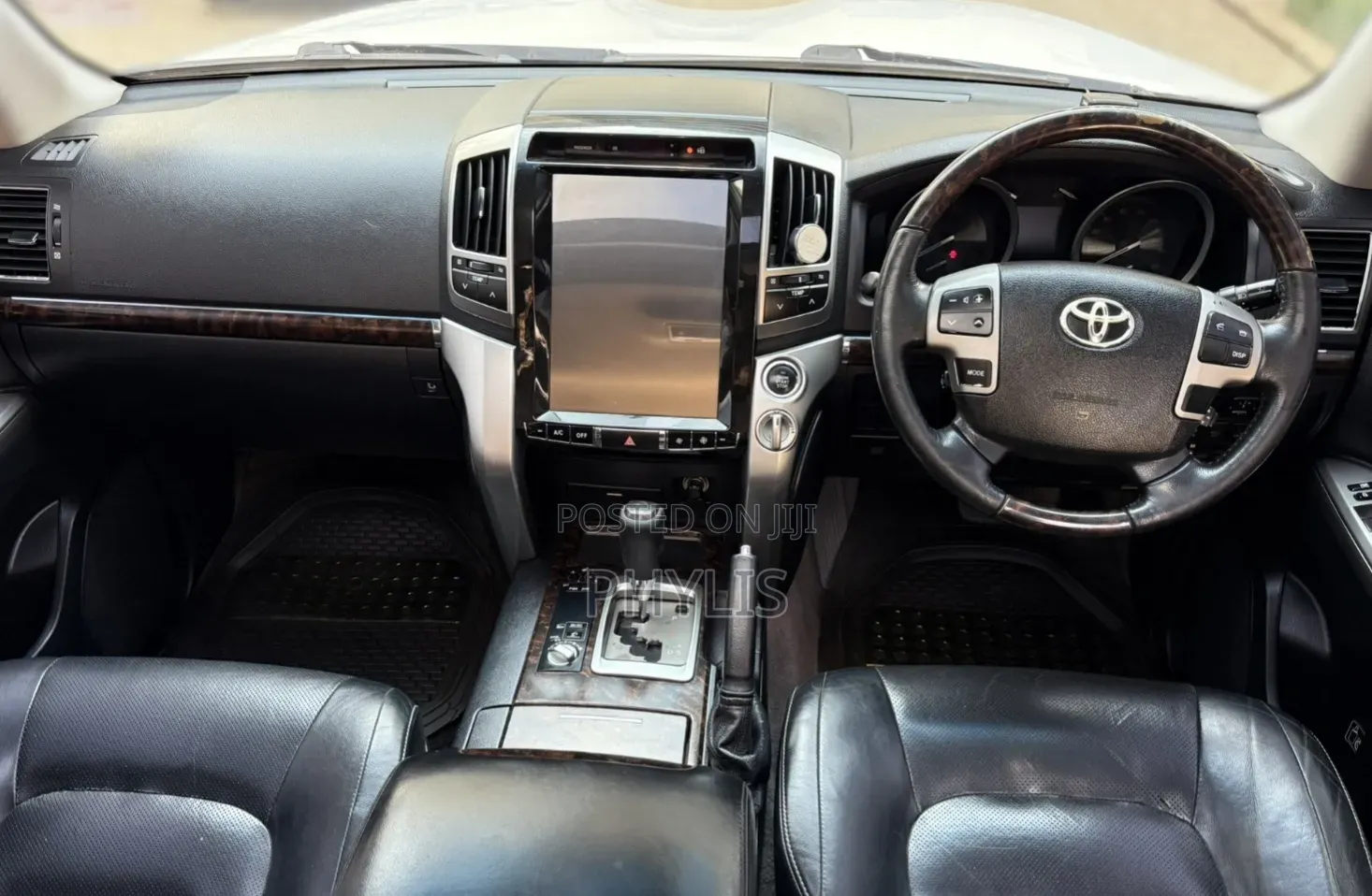 Toyota Land Cruiser 2015 White