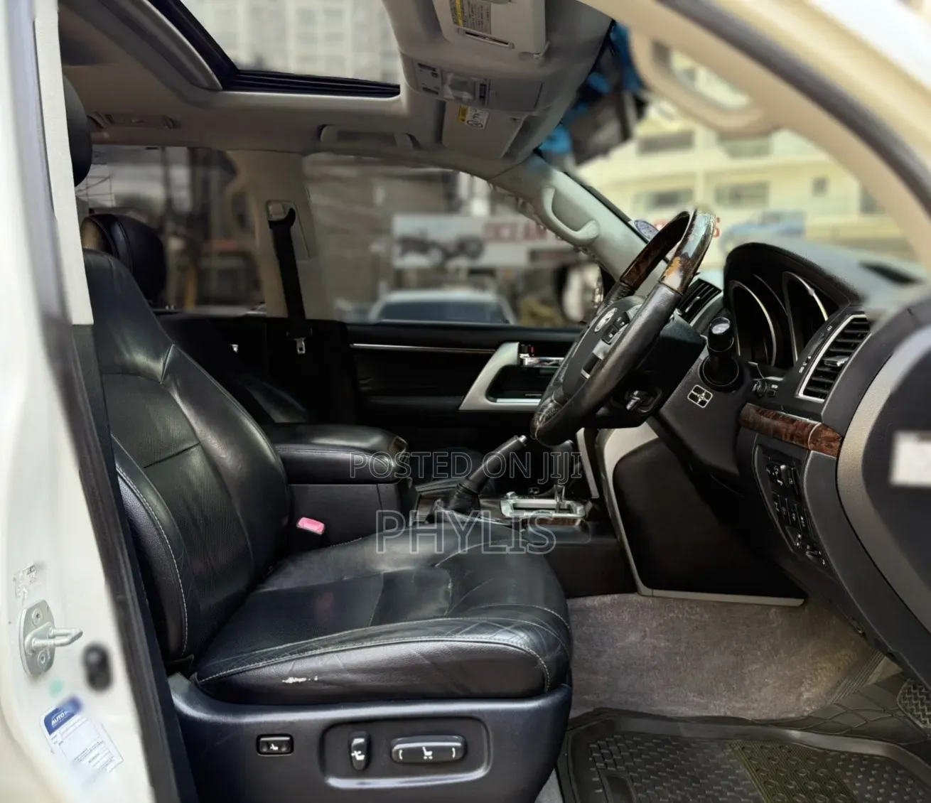 Toyota Land Cruiser 2015 White