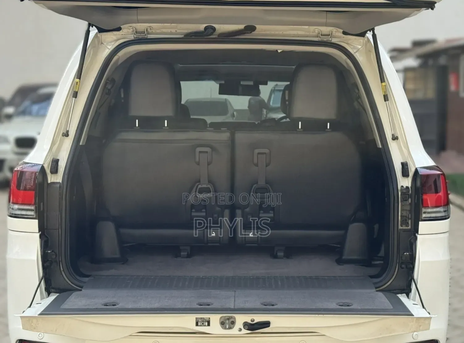 Toyota Land Cruiser 2015 White