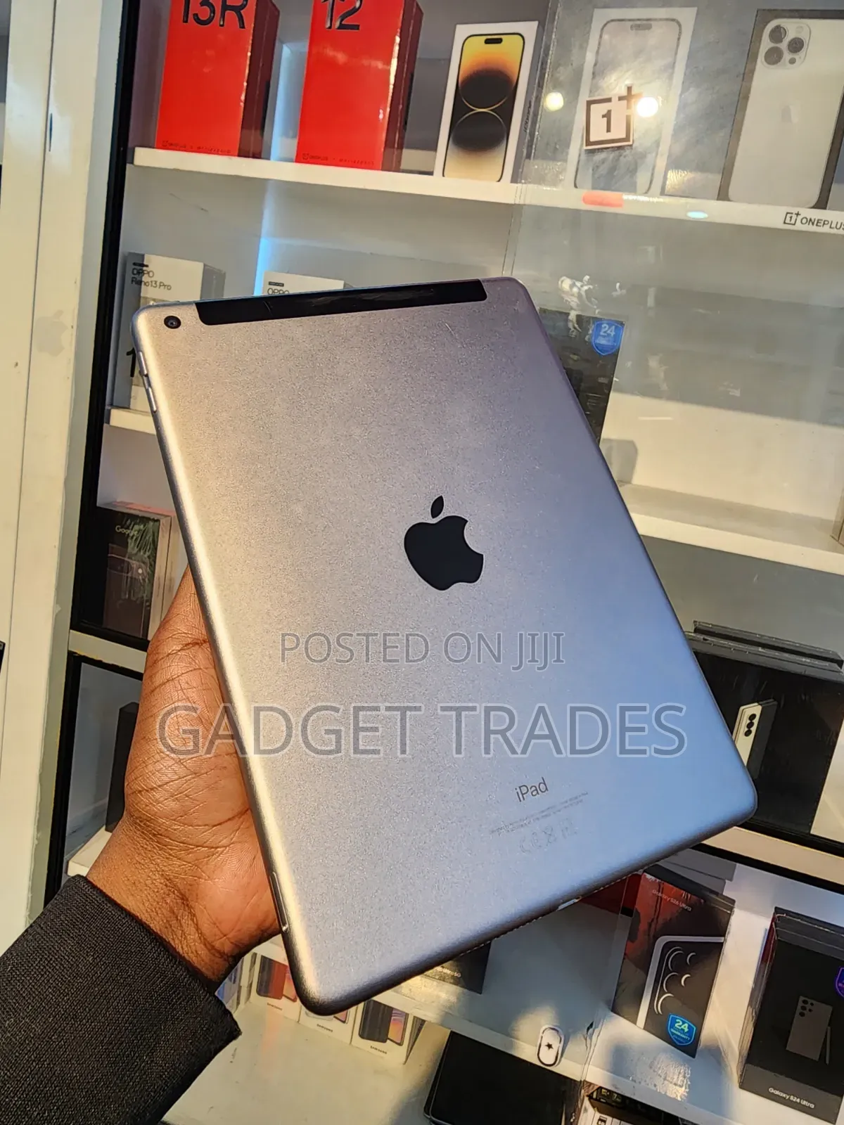 Apple iPad 9.7 32 GB Gray