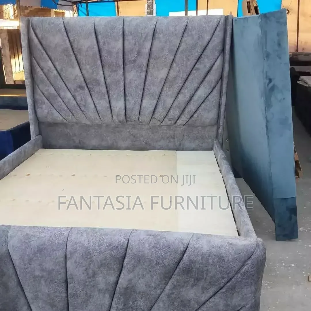 Quality Beds Size 5 by 6 in Black and Grey